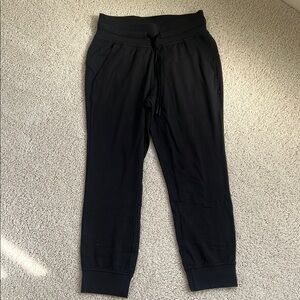 Lululemon ready to rulu jogger crop